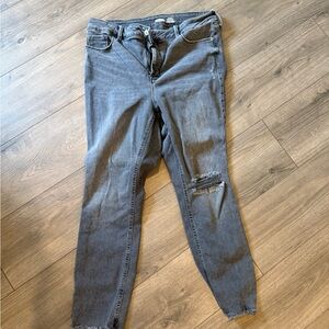 Old Navy Gray Skinny Jeans with Stretchy Comfort
